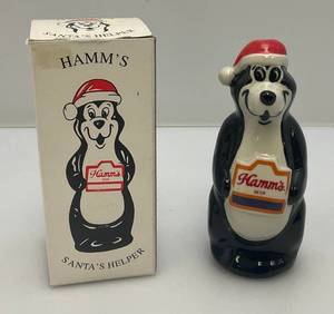 lot 17 image: HAMMS Bear Santas Helper (NIB)