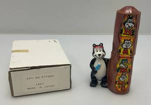 lot 21 image: HAMMS Bear Totem Pole Salt & Pepper In Original Box