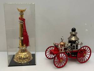 lot 71 image: Vintage Beam Fire Related Collectible Decanters 1 Acrylic Case