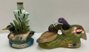 lot 126 image: Vintage 1980s Ducks Unlimited Collectors Decanters (EMPTY)