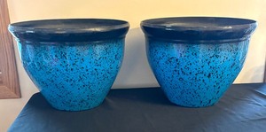 lot 78 image: Pair of Blue and Black Flecked Resin Planters