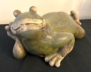 lot 93 image: Happy Frog Yard Sculpture