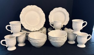 lot 108 image: Chris Madden Dishware Grouping