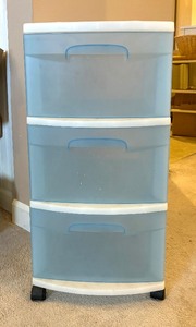 lot 116 image: Sterilite Three Drawer Organizer