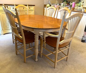 lot 1 image: Dining Room Table with Six Chairs
