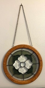 lot 12 image: Beautiful Decorative Hanging Stained Glass Decor