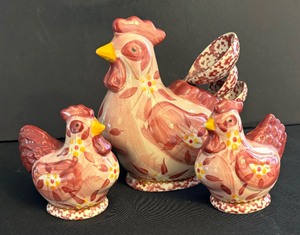 lot 61 image: Temp-Tations Measuring Spoons and SaltPepper Shakers