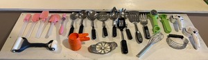 lot 169 image: Vareity of Kitchen Utensils