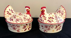 lot 173 image: Two Temp-Tations Red Rooster Lidded Dishes