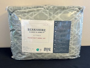 lot 64 image: New Queen Velvet Soft Sheet Set by Berkshire Blanket & Home Company