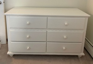 lot 3 image: Stylish White Six Drawer Dresser