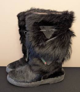 lot 258 image: Womens Pajar Black Fur Boots