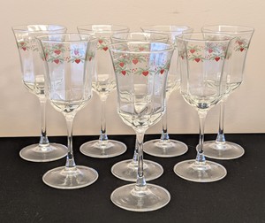 lot 43A image: Porsgrund Hearts and Pines Wine Glass Set