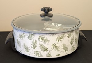 lot 267 image: Temptations Electric Skillet