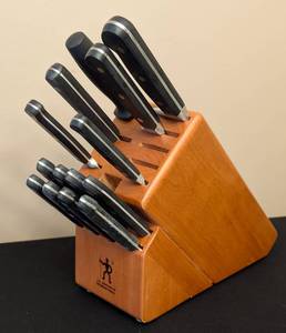 lot 268 image: Henckels Classic Knife Block Set