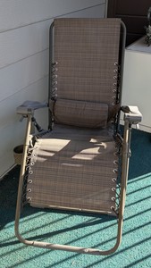 lot 316 image: Zero Gravity Folding Patio Chair