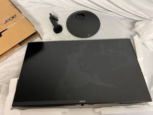 lot 29 image: Acer SB2 Series Monitor - Cracked Screen