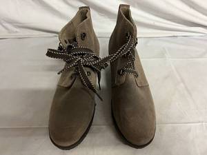 lot 83 image: Eddie Bauer Womens Shoes - Size 7
