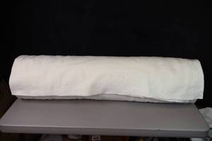 lot 385 image: Bulk Quilting Batting Warm and Natural()
