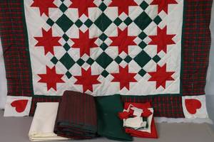 lot 388 image: Hand-Quilted Project Near CompleteSimple Joys Holiday Christmas Lap Quilt Wall Art
