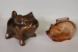 lot 400B image: Collectible Cast Iron Quincy Illinois Savings & Loan Copper Locking Bank Pig, Rose Carnival Glass Pig Piggy Banks