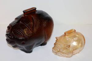 lot 425B image: Collectible Amber Depression Textured Glass Pig, Carnival Textured Glass Pig Piggy Banks