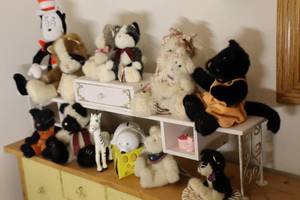 lot 418 image: Collectible Stuffed Animals, Shelf Display Stand Etc
