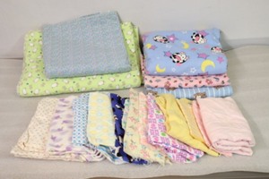 lot 449 image: Bulk Flannel Sewing Quilting Backing