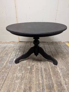 lot 11 image: Little Black Painted Table