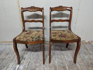 lot 13 image: Set of 6 Ornate Dinning Chairs - Ready to Refinish
