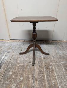 lot 24 image: Parlor Table - Ornate