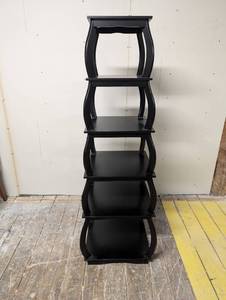 lot 39 image: 6 Tier Display - ModernElegant Shelf