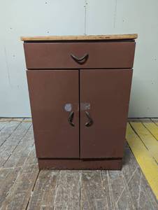 lot 43 image: Metal Cabinet With Wood Top - Garage or Re purpose