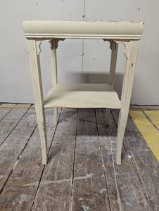 lot 44 image: Painted Side TableStand