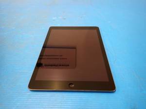 Apple&nbspiPad Air 1st Gen A1474  16GB of storage  WIFI Only  Includes Charging Cable&nbsp