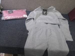 2 Medium Gym Wolf Ladies Yoga Sets ...