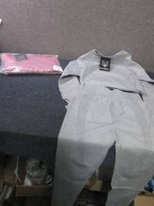 2 Medium Gym Wolf Ladies Yoga Sets ...