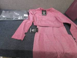 2 Large Gym Wolf Ladies Yoga Sets N...