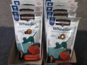 12- 2.2 oz Nutrish Wheelies Cat Tre...
