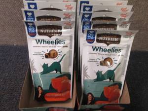 12- 2.2 oz Nutrish Wheelies Cat Tre...