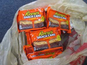 12- 2.75 oz Reeses Snack Cakes...