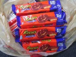 12- 2.4 oz Reeses Peanut Butter Pu...