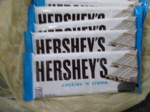 12 Hersheys Cookies n Crme Bars...
