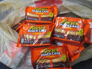 12- 2.75 oz Reeses Snack Cakes...
