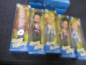 5 Sassy Dolls...