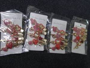 4- 4 ct Heart Hair Clips...
