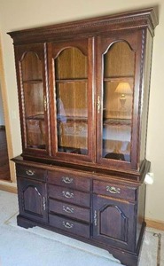lot 33 image: Mahogany American Contemporary China Cabinet