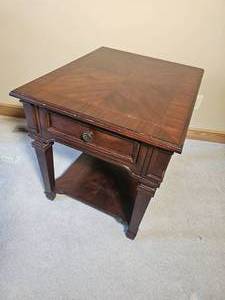 lot 81 image: Contemporary Edwardian Styled End Table