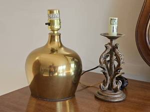 lot 205 image: Petite Dcor Tabel Lamp Group