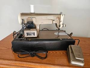 lot 206 image: Vintage Model 1120 Kenmore Sewing Machine